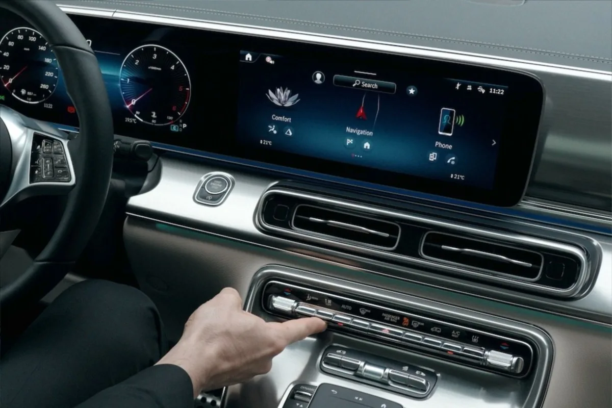 Mercedes-Benz V-Class interior with captain's chairs